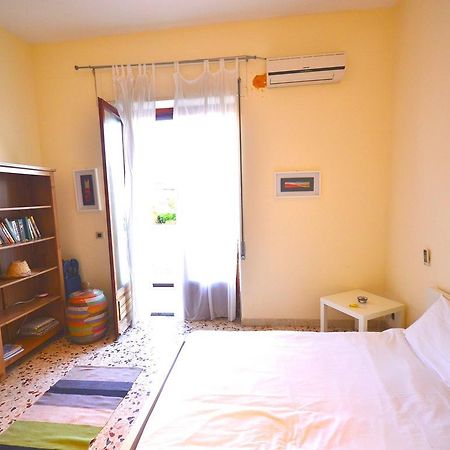 Cozy Holiday Home In Pozzillo With Terrace Acireale Exterior foto