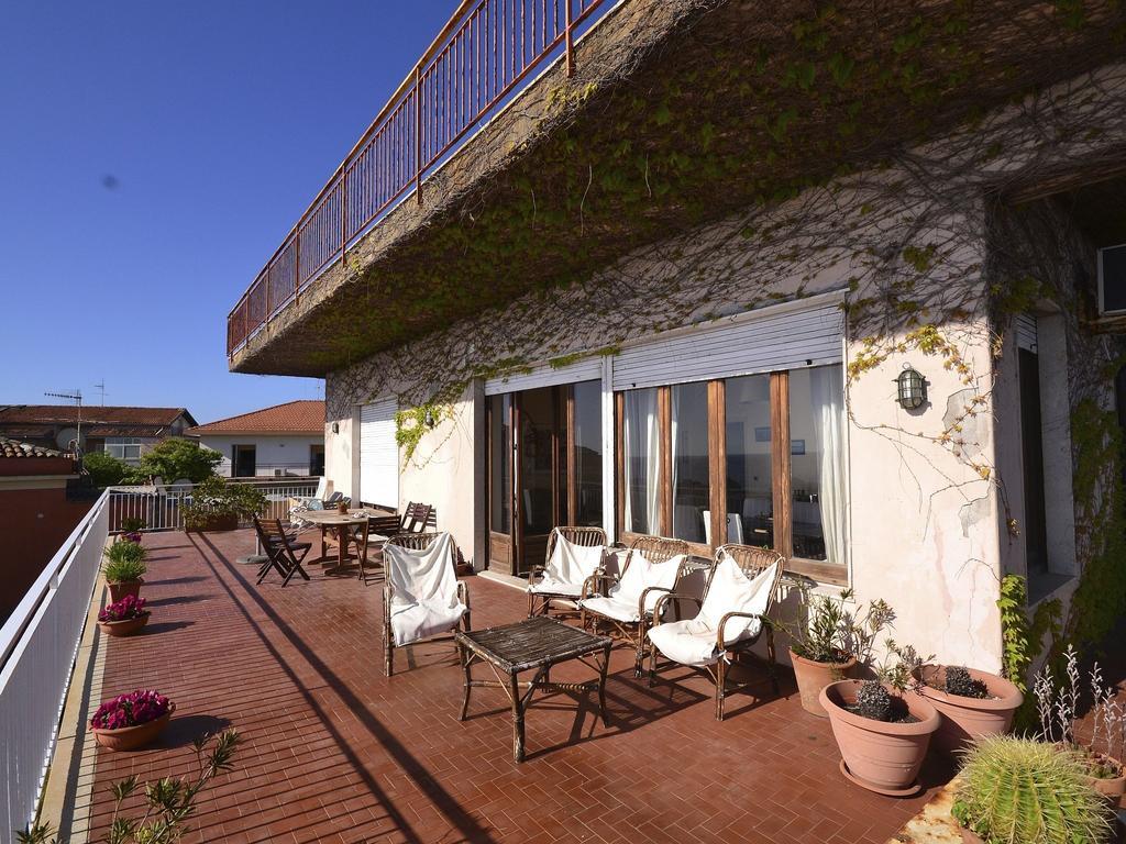 Cozy Holiday Home In Pozzillo With Terrace Acireale Exterior foto