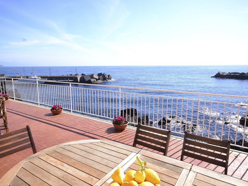 Cozy Holiday Home In Pozzillo With Terrace Acireale Exterior foto