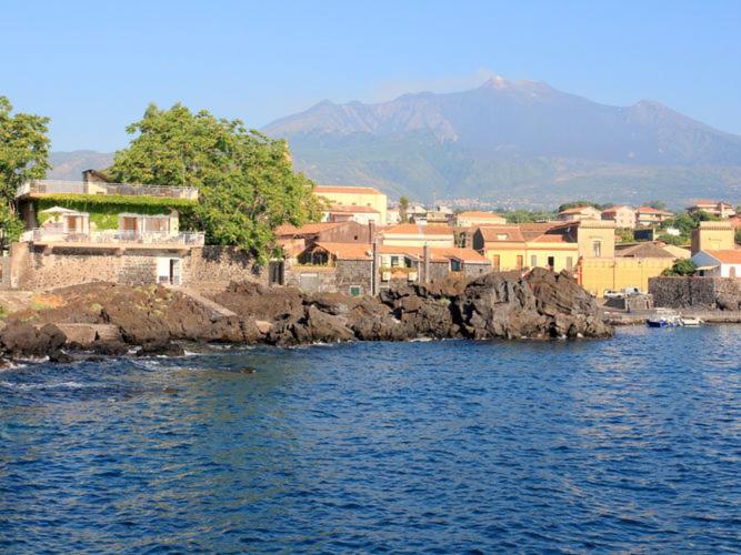 Cozy Holiday Home In Pozzillo With Terrace Acireale Exterior foto